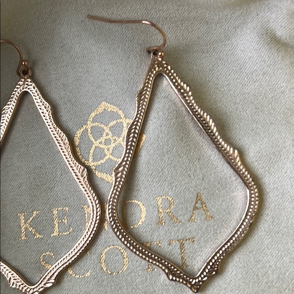 Kendra Scott gold Sophia drop earrings - Picture 2 of 2
